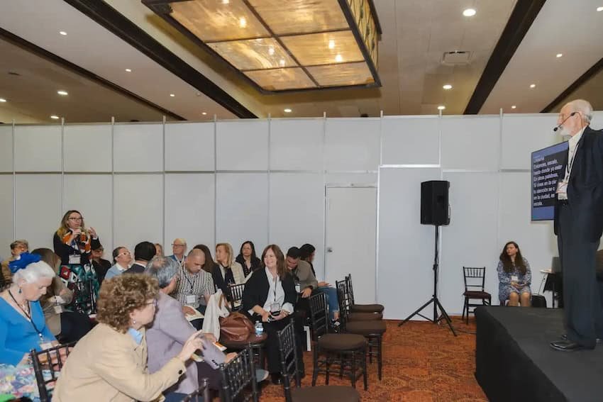 MND Local San Miguel de Allende: Nuevo foro, ayuda a migrantes y homenajes locales