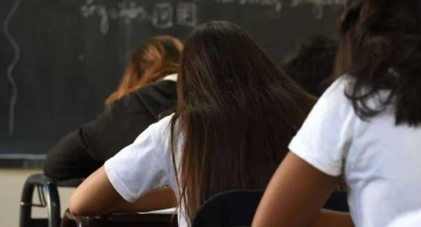 Tres alumnas consumen presunto cristal dentro de secundaria en Monterrey; dos fueron hospitalizadas