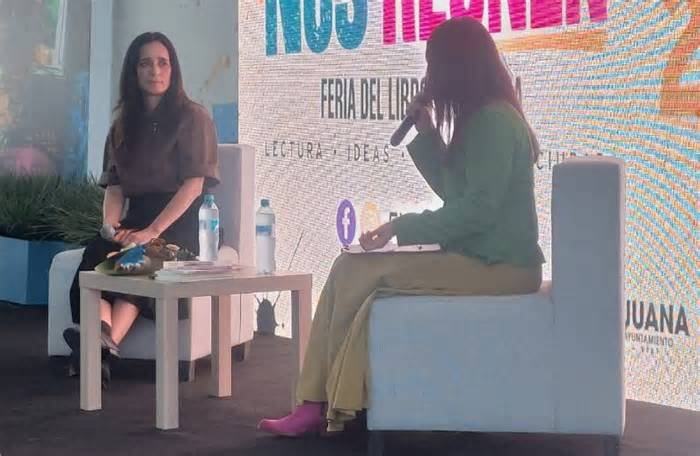 Julieta Venegas abre la Feria del Libro de Tijuana, que inició con retrasos por lluvias