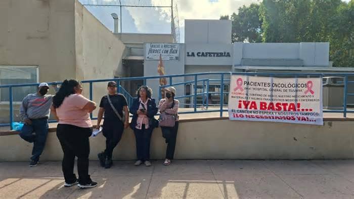 Pacientes con cáncer protestan por desabasto de medicamentos en Tijuana