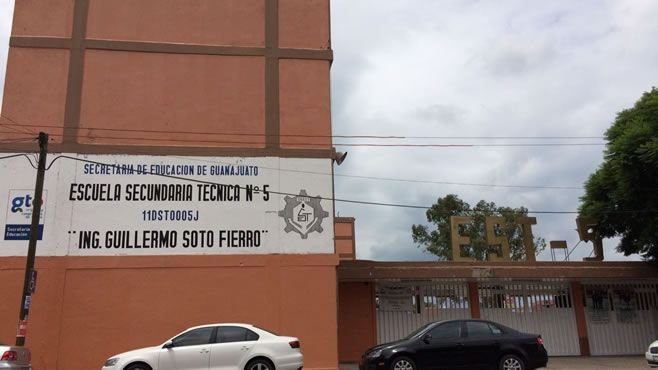 Padres cuestionan regreso de subdirector a la Secundaria General 5 de Irapuato