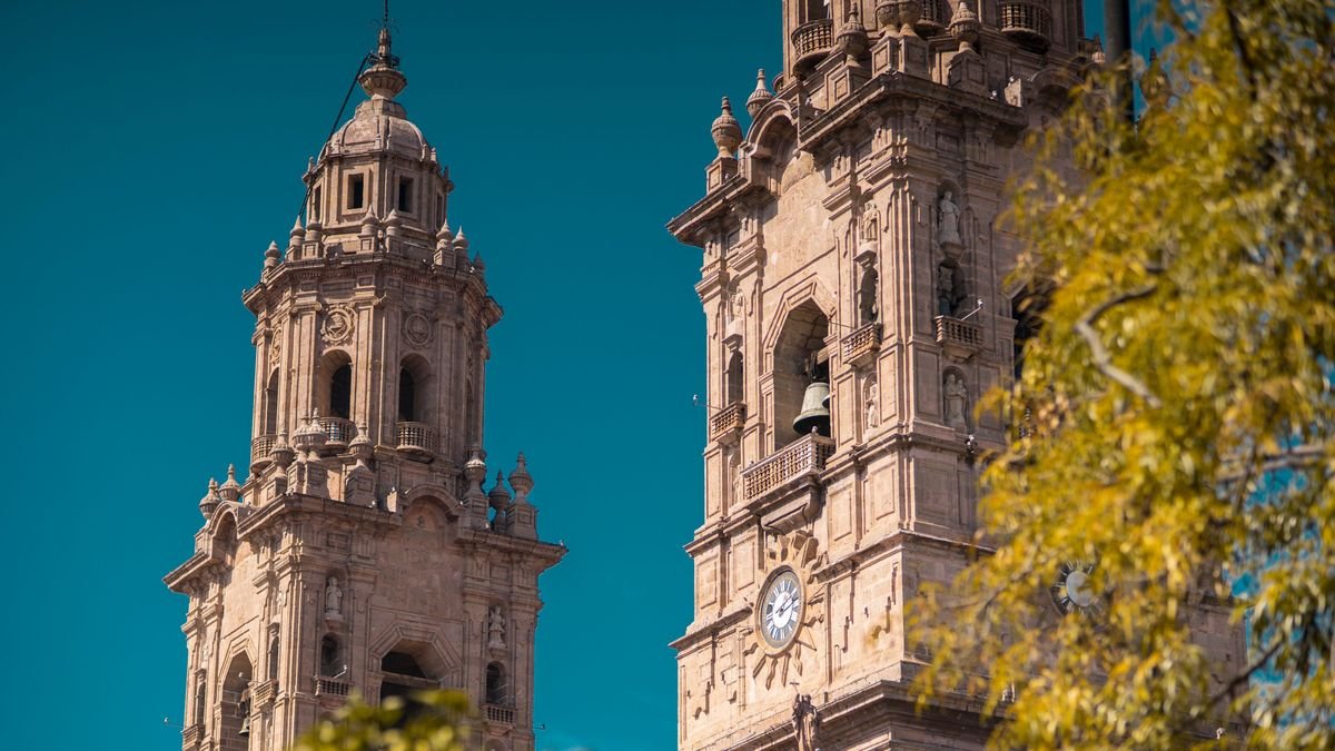 En el Día de las Catedrales, Morelia recuerda la historia de su gigante de cantera rosa