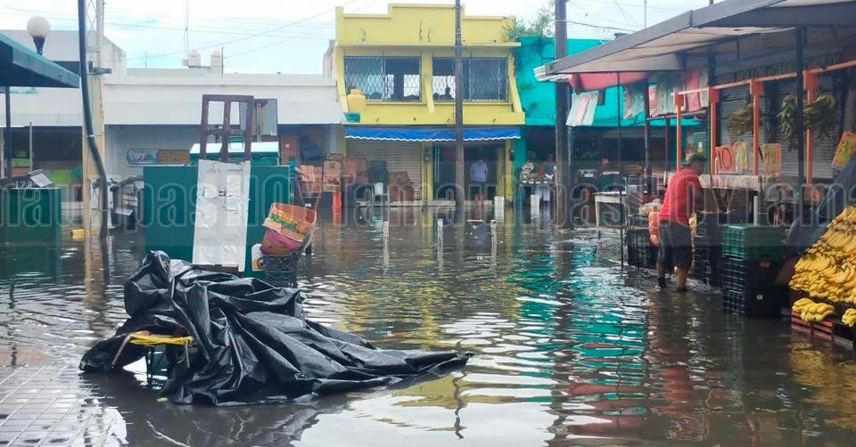 Lluvias afectan mercados y ventas en Tampico; reclaman dren pendiente