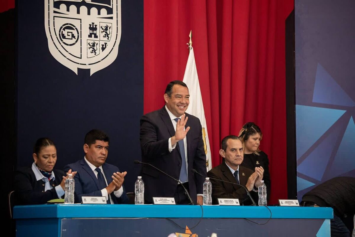 Roberto Cabrera entrega su quinto informe en San Juan del Río