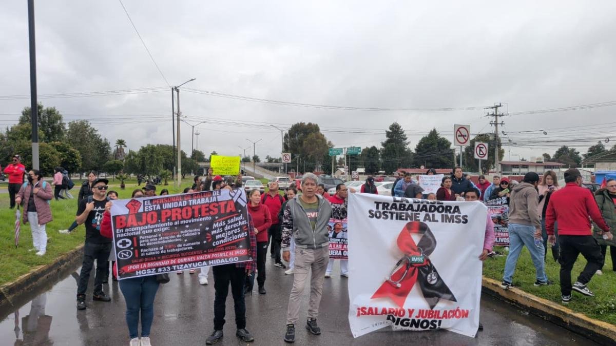 Por segundo día consecutivo, trabajadores del IMSS protestan en Pachuca