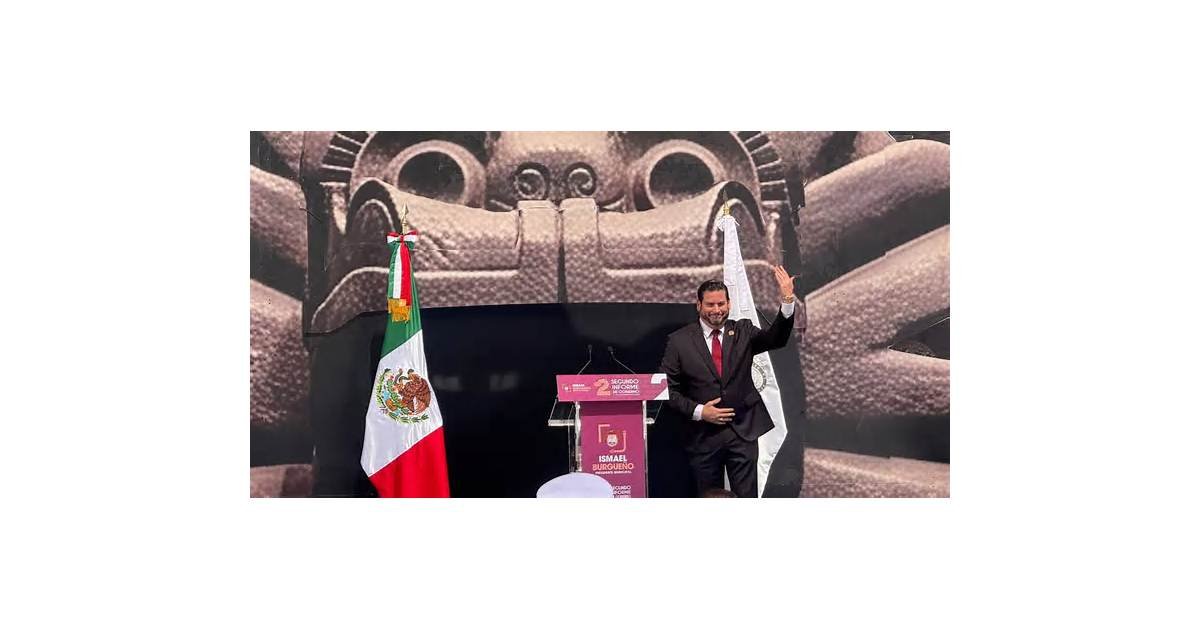 Ismael Burgueño presenta su segundo informe en Tijuana