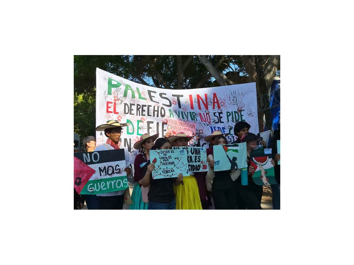 Estudiantes marchan en Tijuana en respaldo al pueblo palestino