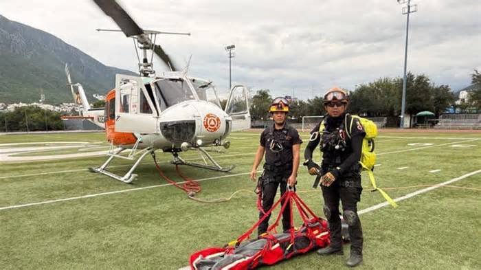 Rescatan a dos hombres extraviados en el Cerro de la Silla en Monterrey