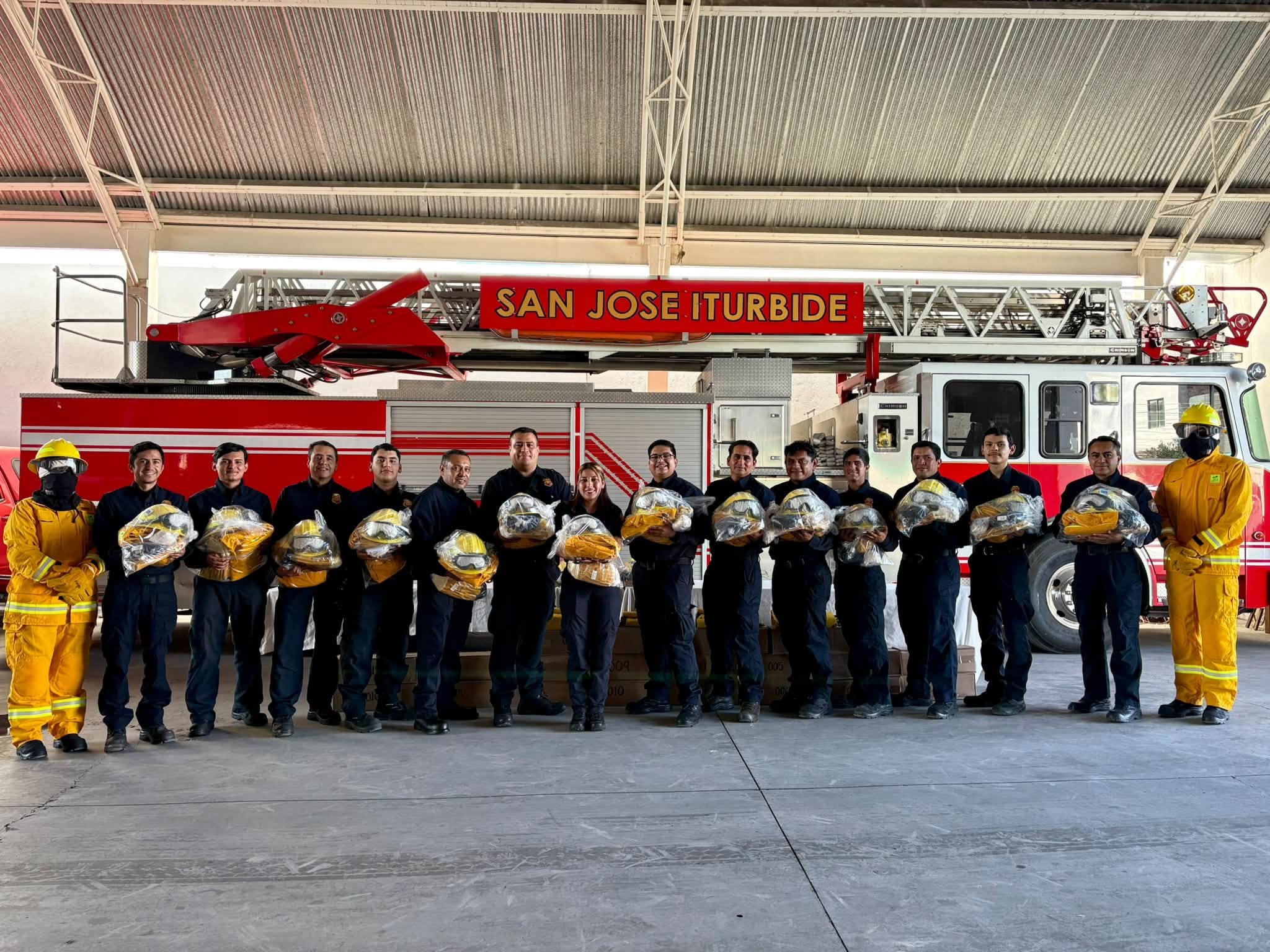 Bomberos de San José reciben equipamiento
