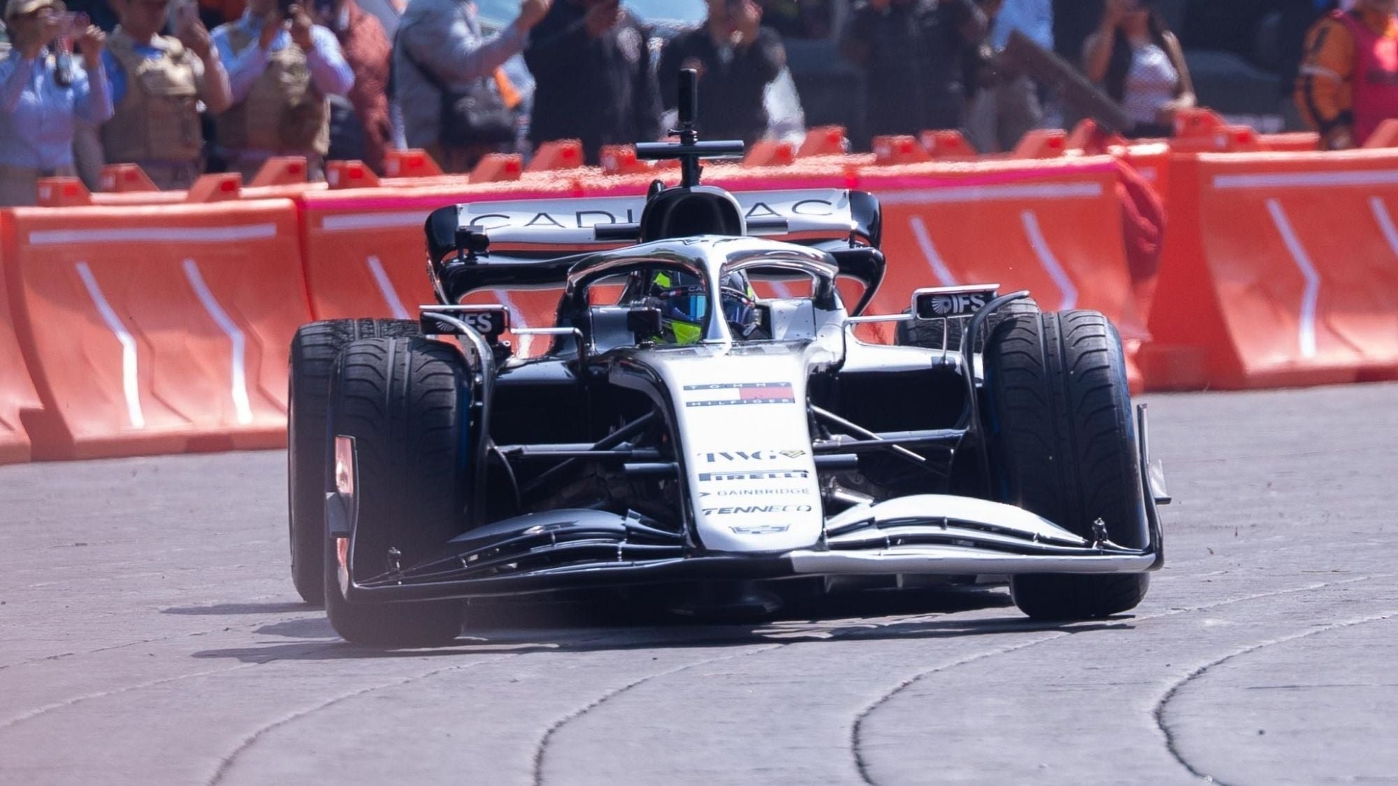 Mientras Checo Pérez regresa al GP de México, la Fórmula 1 y Día de Muertos impulsarán derramas por más de 34 mil millones de pesos en CDMX