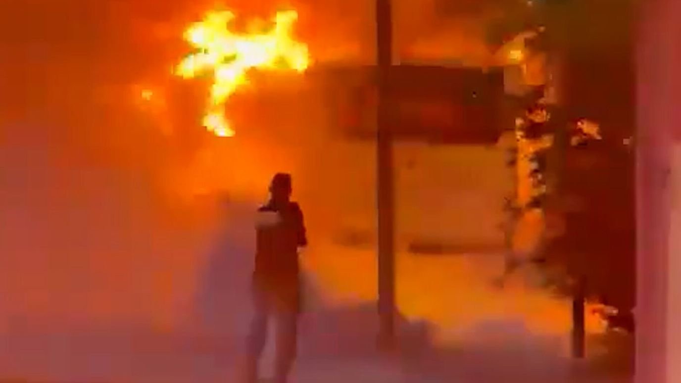 Camión de Transporte Se Incendia en Hermosillo