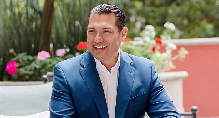 Alcalde de San Miguel de Allende apuesta por Romero Hicks para candidatura de Guanajuato capital