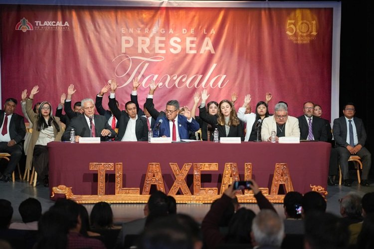 Entrega ayuntamiento de Tlaxcala la presea Tlaxcala 2026 al artesano José Luis Vázquez Sánchez