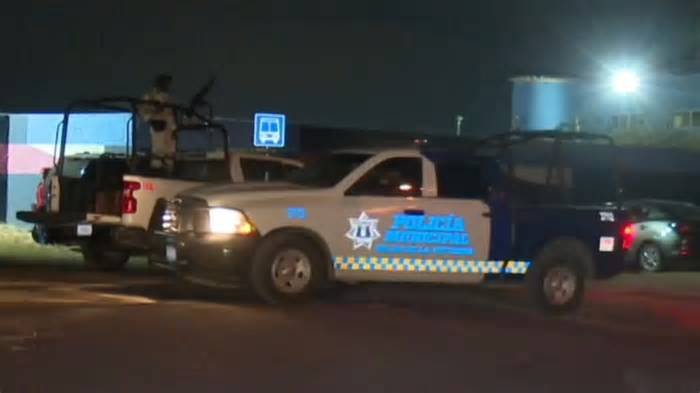 ASESINAN A BALAZOS A POLICÍA MUNICIPAL AL SALIR DE TURNO EN GUANAJUATO