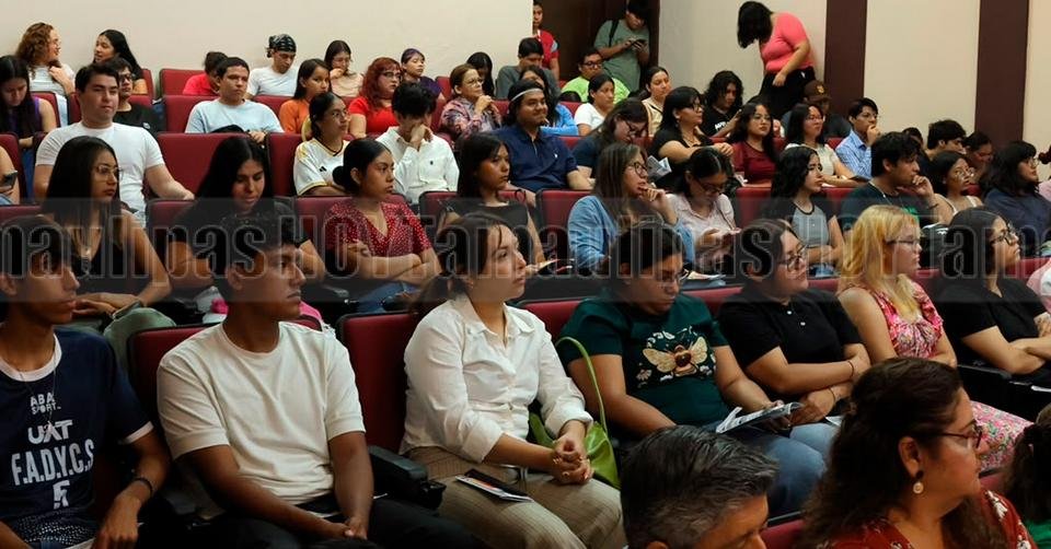 Llevan prevención de violencia a universitarias de Tampico