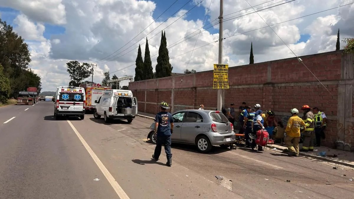 Accidente en la Morelia-Pátzcuaro deja dos personas lesionadas
