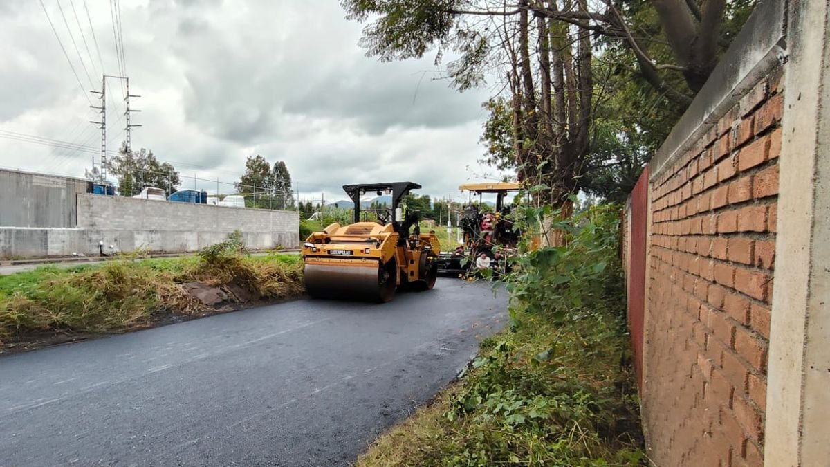 Mejora Gobierno de Morelia camino al poniente de la ciudad con colocación de carpeta asfáltica