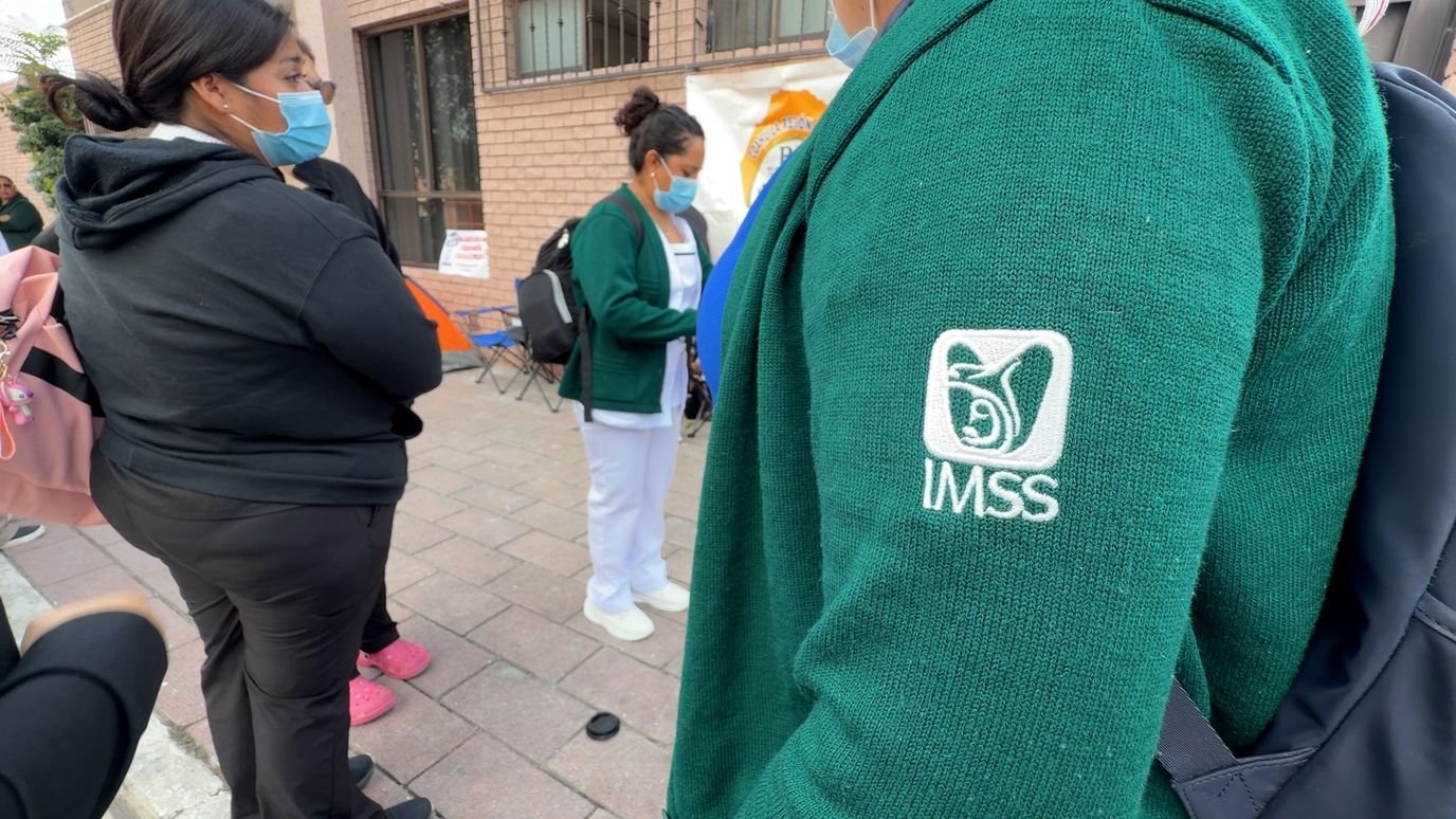 Trabajadores del IMSS Coahuila Instalan Plantón en Saltillo