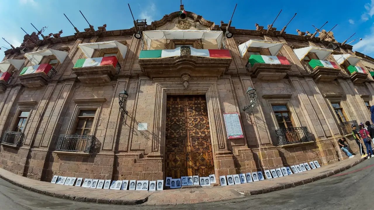 A 12 años de la desaparición de los 43 de Ayotzinapa, normalistas en Morelia siguen exigiendo justicia
