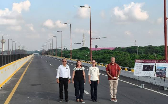 Claudia Sheinbaum inaugura puente acceso al puerto de Veracruz; es uno de los 400 puentes que se construirán en el sexenio