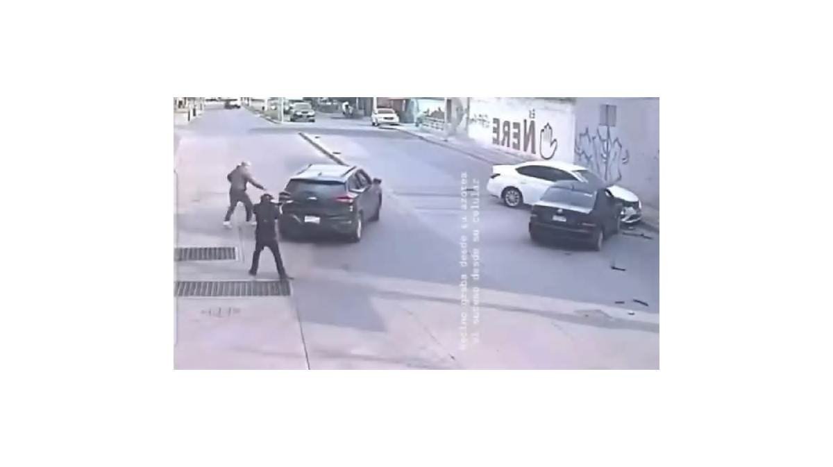 Captan ataque armado que dejó dos muertos en pleno centro de Valle de Santiago | VIDEO