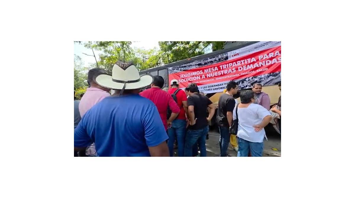 En Chiapas, docentes de la CNTE bloquean accesos a Tuxtla Gutiérrez; piden reinstalación de negociación