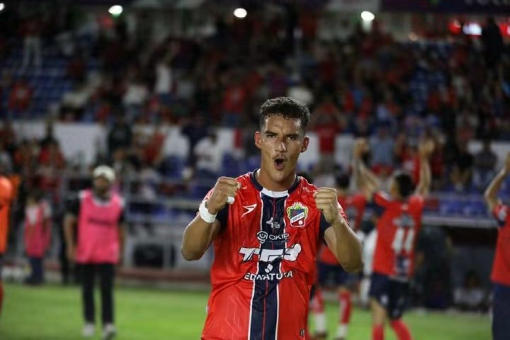 El Irapuato sigue líder e invicto tras golear 3-0 a Lobos ULM