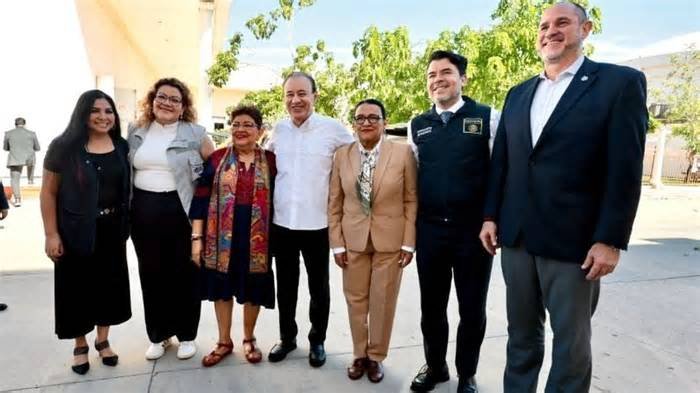 Rosa Icela Rodríguez y Ernestina Godoy encabezan reunión con madres buscadoras y colectivos en Hermosillo