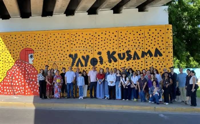 Inauguran en Culiacán mural sobre salud mental inspirado en el arte de Yayoi Kusama