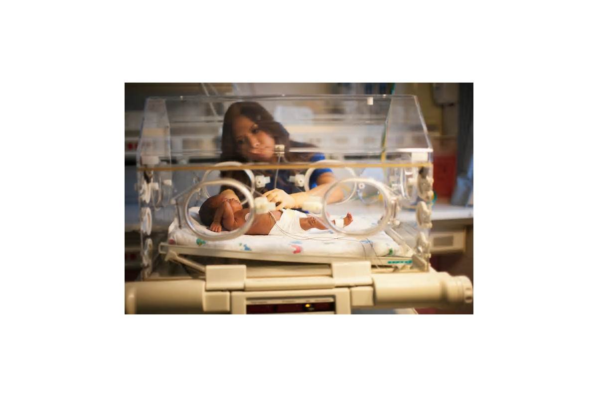 Ocho familias más denuncian la muerte de sus bebés tras contagiarse de una bacteria en un hospital de Guadalajara