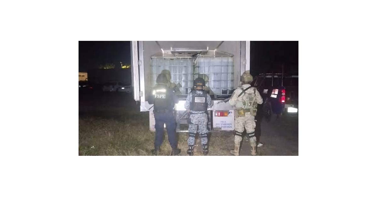 Decomisaron camión robado con 2 mil litros de ‘huachicol’ en Salamanca, Guanajuato