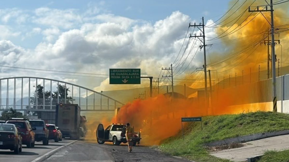 Qué pasó en la Guadalajara-Chapala: fuga de ácido nítrico provoca cierre de carretera