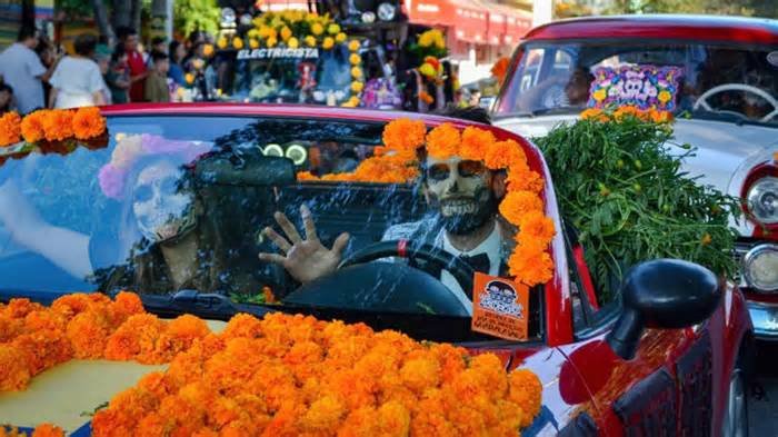 Cumple 20 años el emblemático desfile de Día de Muertos en Guadalajara; ¿cuándo es?