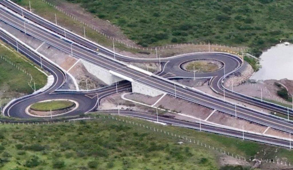 Michoacán abre nuevo tramo de 12 km del Periférico de Morelia