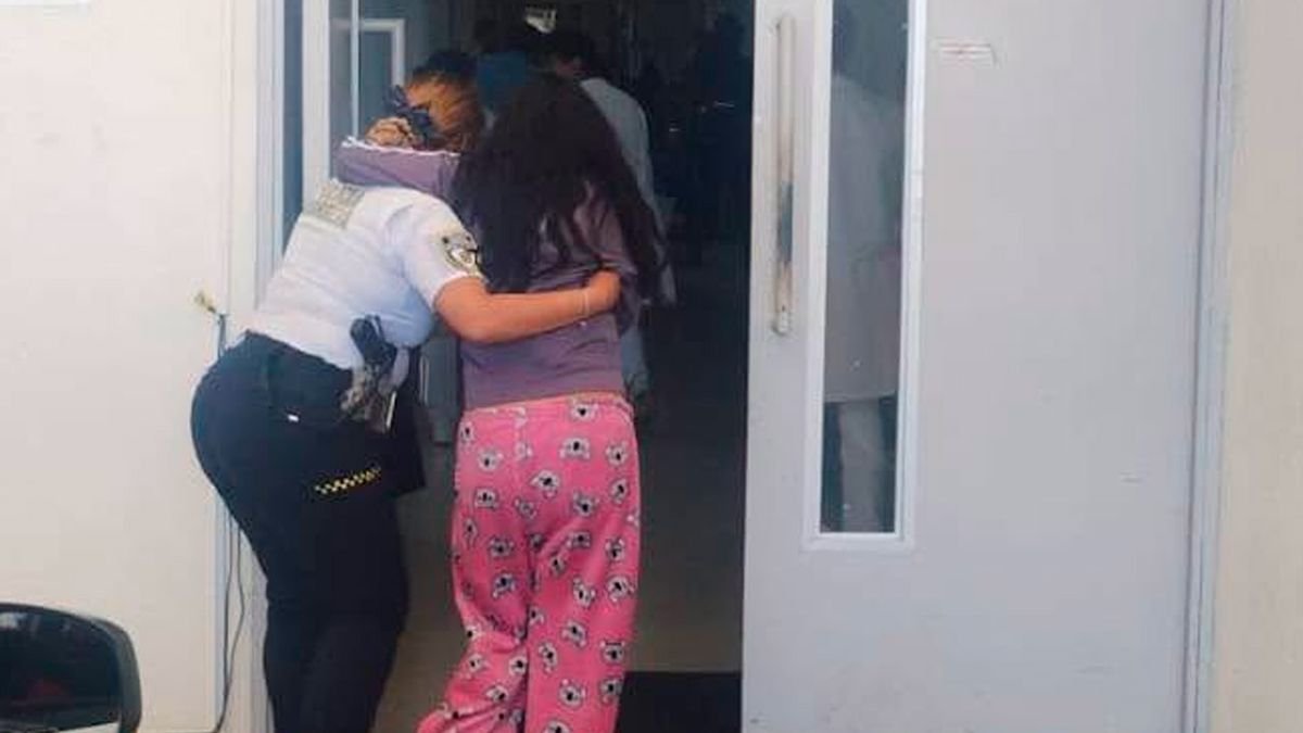¡Contra reloj! Policía Morelia auxilia a mujer en labor de parto