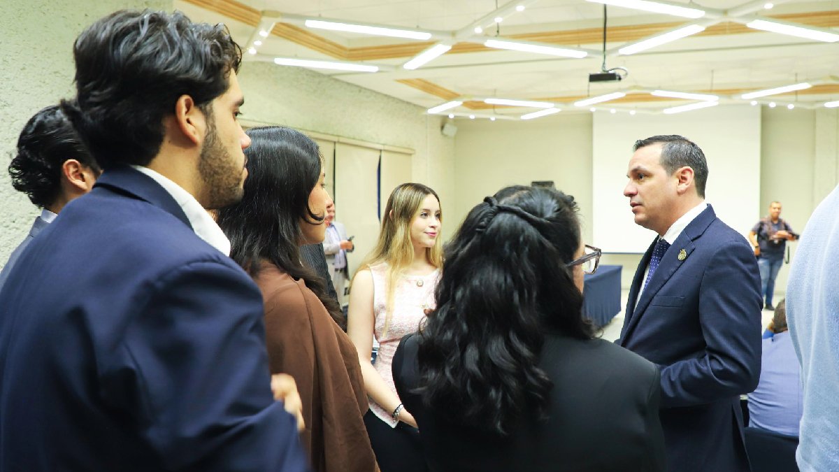 Gobierno y UG pactan acuerdos de seguridad para alumnos de la Universidad de Guanajuato en la capital