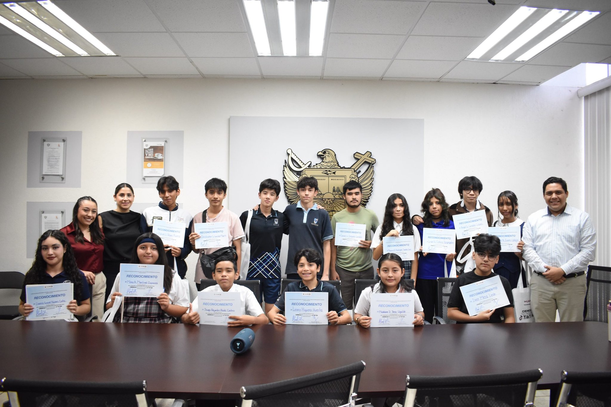 Jóvenes de La Paz llevan la ciencia y la tecnología a TikTok y Facebook