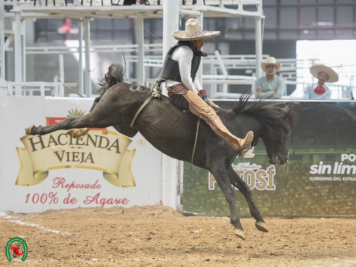 Rancho San Carlos “La Estancia” se viste de gloria en casa y aprieta la cima del Nacional Charro 2026 en categoría “AA”