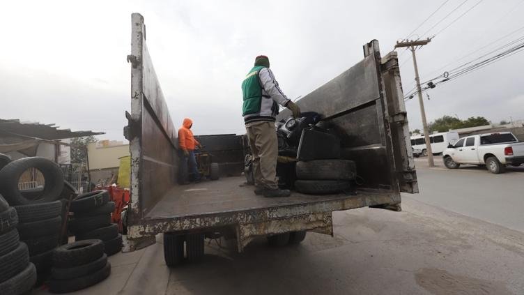 Multan con 23 mil 400 pesos a negocio por acumular llantas en Ciudad Juárez