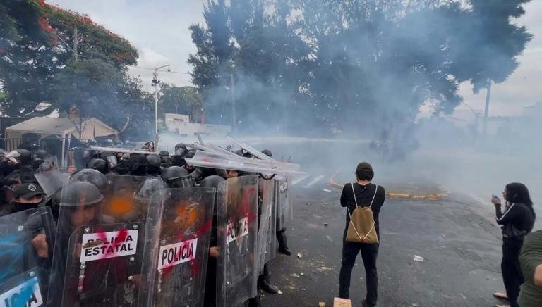 Niega el Cuerpo de Bomberos de Guadalajara participaciones en acciones de represión durante la protesta