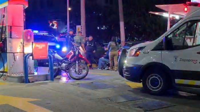 Hombre de Monterrey se arroja de auto en movimiento en Zapopan tras ser amenazado por un chofer de aplicación