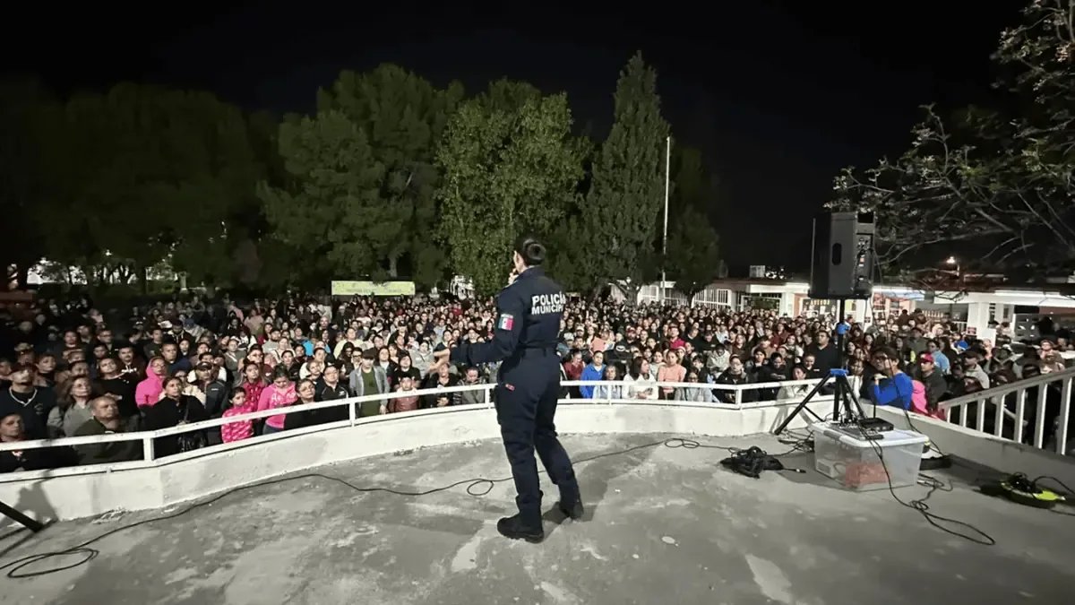 Comisaría de Saltillo se reúne con 600 padres de familia del CBTis 97
