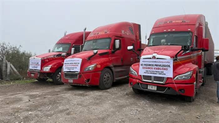 Se movilizan transportistas en Coahuila; exigen seguridad y mejores carreteras