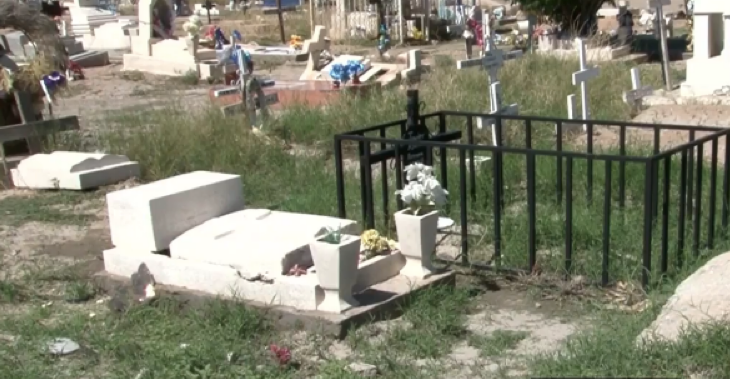 Arroyos deslavan zonas del panteón Colinas en Ciudad Juárez