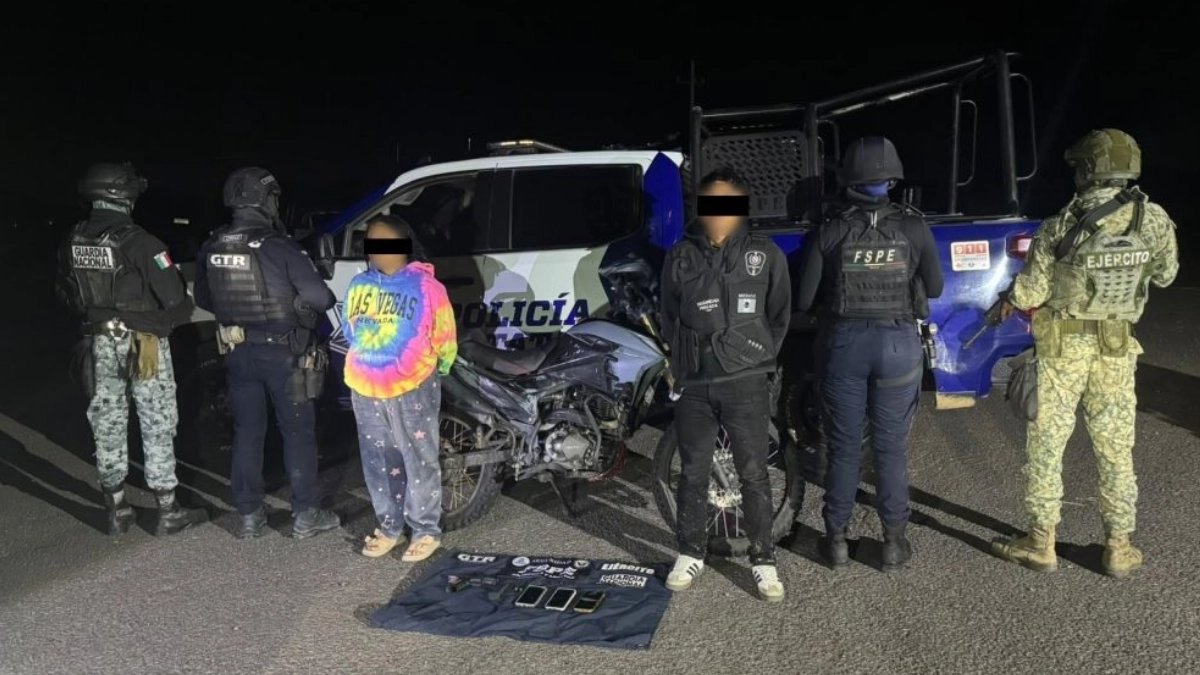 Detienen a tres personas y aseguran arma, equipo balístico y 184 dosis de droga en Guanajuato