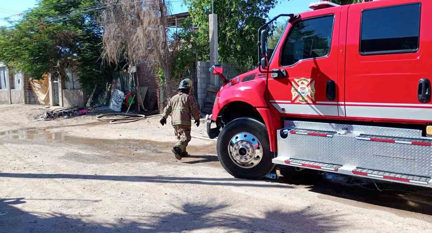Vivienda queda en pérdida total tras incendio al norte de Hermosillo