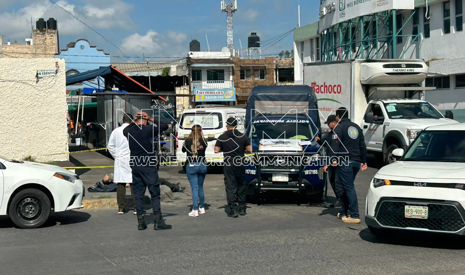 Hombre en situación de calle muere en la vía pública frente al Centro de Salud Juan Escutia en Tepic