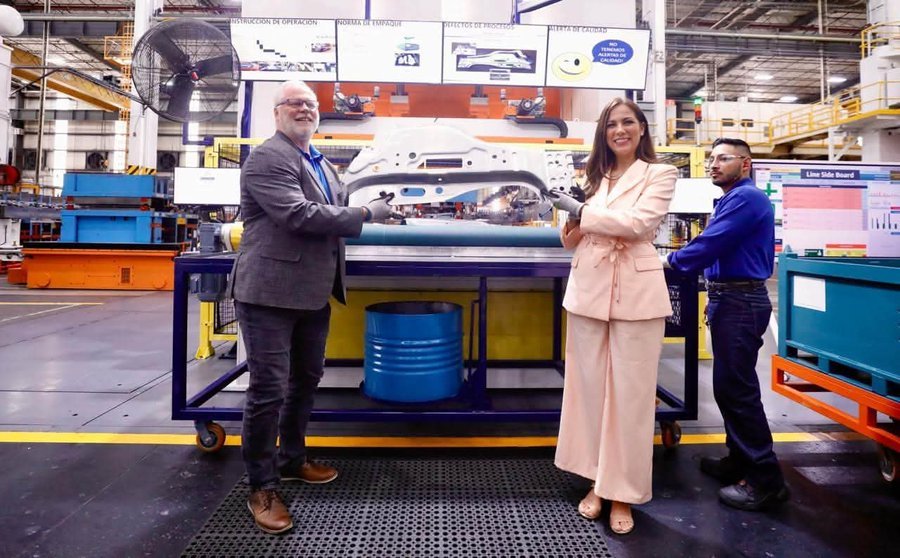 Libia Dennise inaugura expansión de Martinrea en Guanajuato