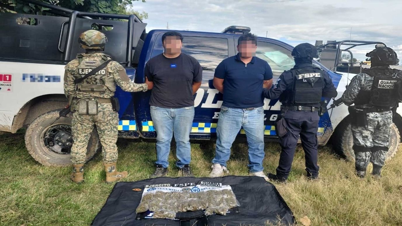 Detienen a Hombres con Dosis de Droga y Cartuchos Útiles en Juventino Rosas