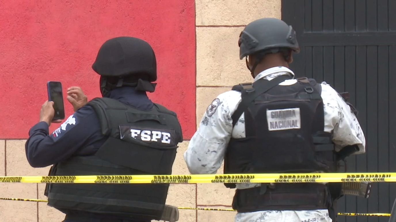 Abandonan Cuerpo en Bolsas Negras en la Colonia Chapalita en León, Guanajuato